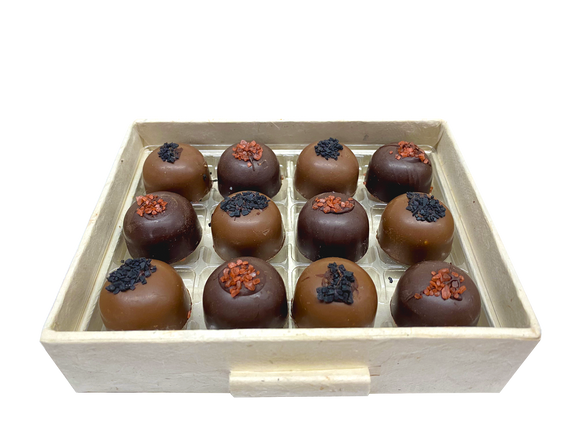 12 Caramel filled bonbons with dark and milk chocolate shells.